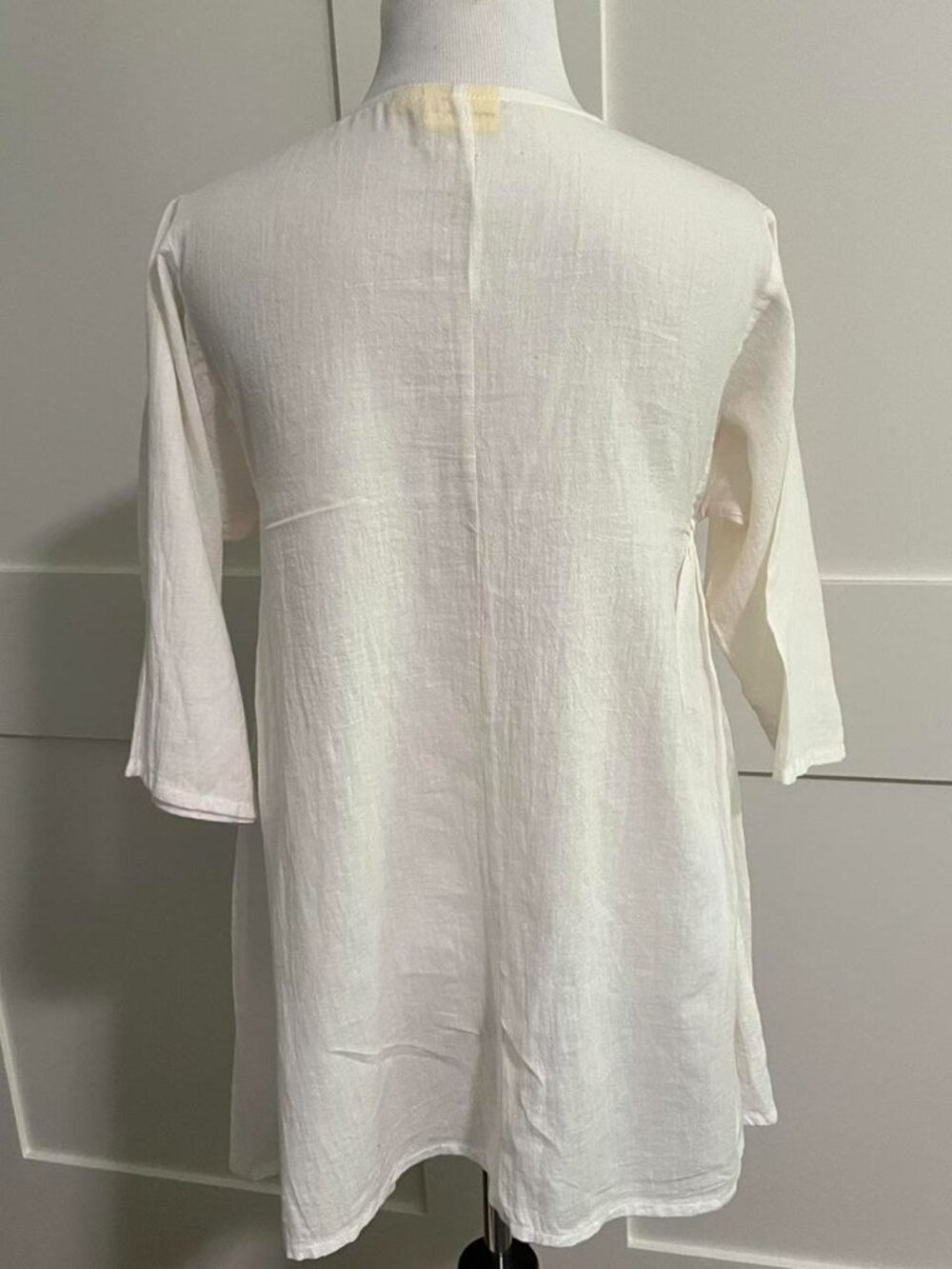 Roller Rabbit White Embroidered Tunic Cover-Up, Red Floral Boho Blouse, Size XS - Picture 3 of 5